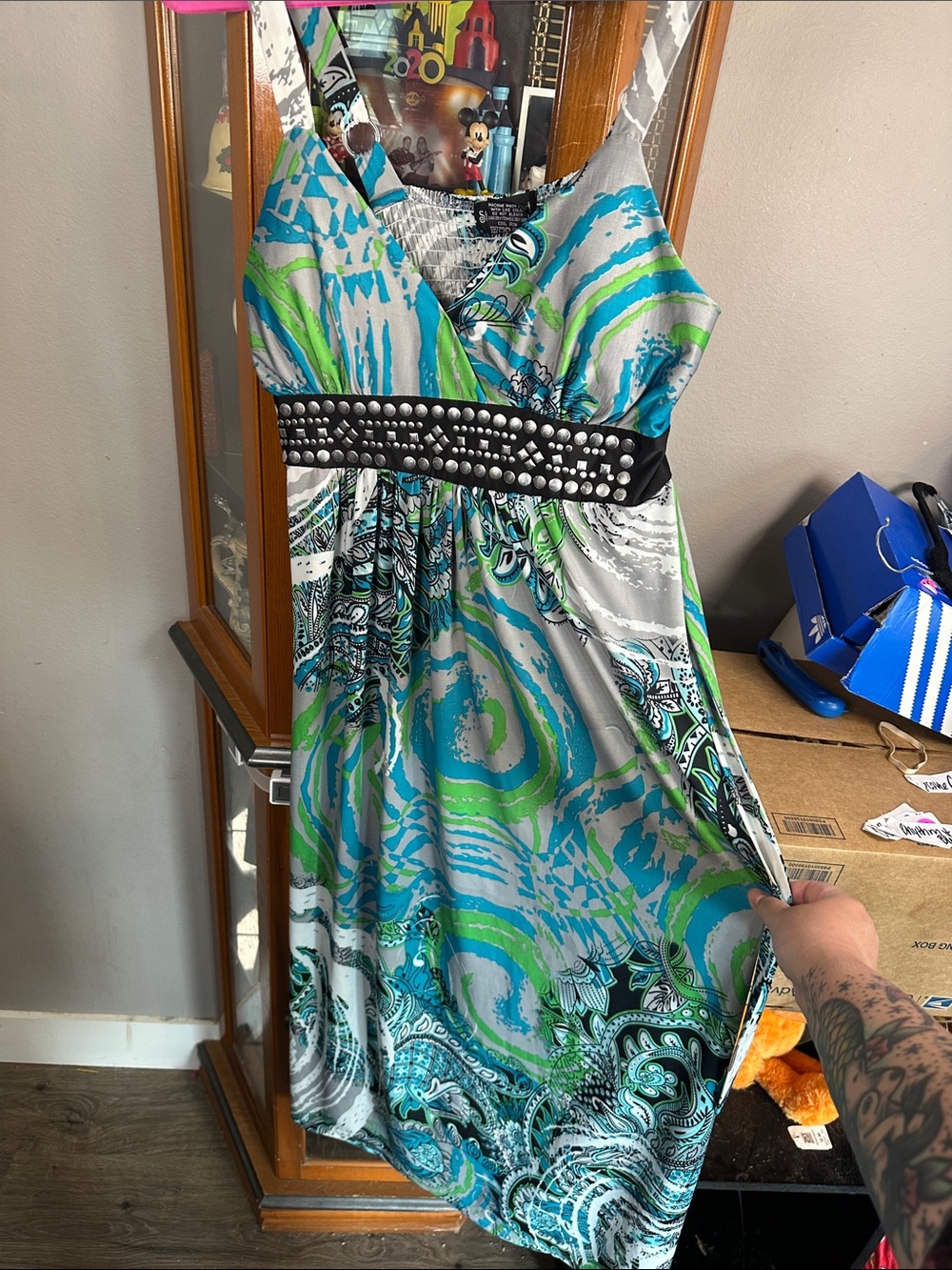 Studio West Blue & Green Sleeveless Studded-Waist Maxi Dress